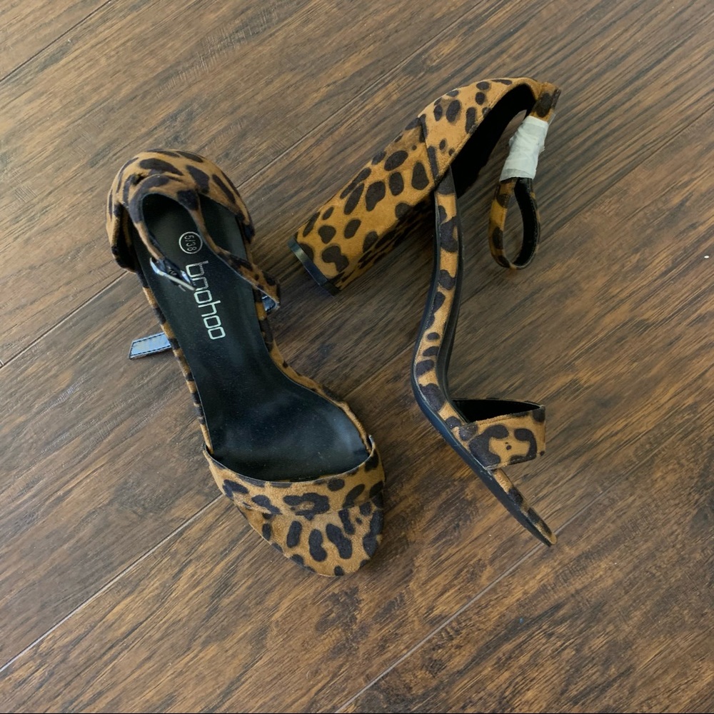 NWOT Leopard Heels